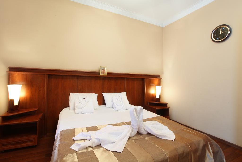 Astoria Hotel Tbilisi ภายนอก รูปภาพ