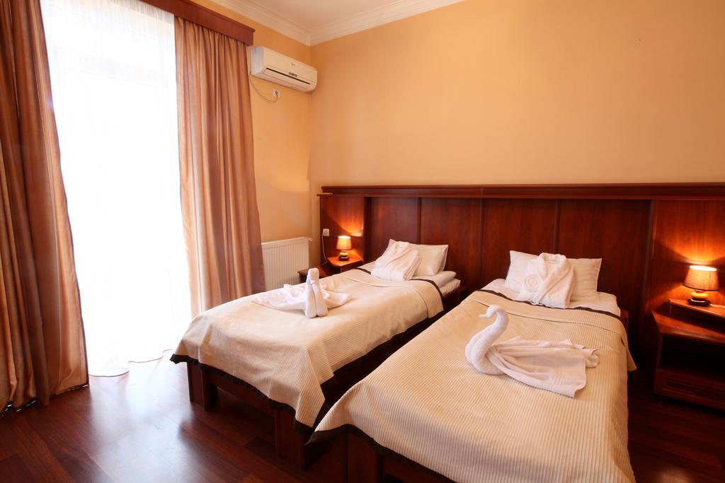 Astoria Hotel Tbilisi ภายนอก รูปภาพ