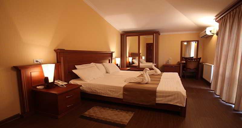 Astoria Hotel Tbilisi ภายนอก รูปภาพ